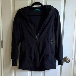 black sports jacket with hand sleeves and pockets